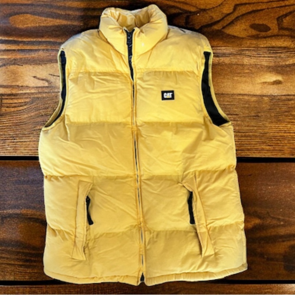 CAT -Caterpillar Puffy Vest -Yellow-EUC-very little wear if any-no flaws -sz M​